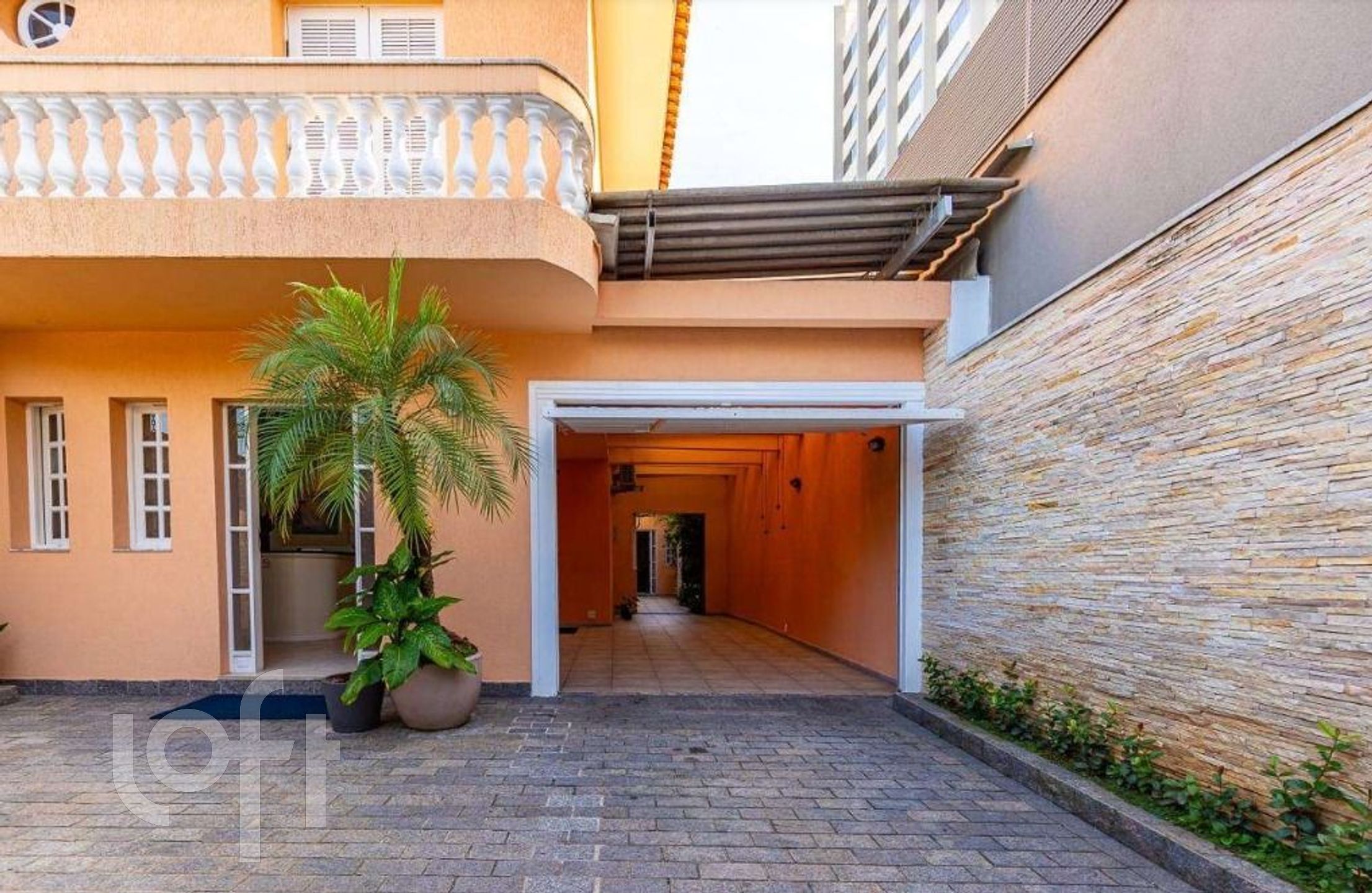 Casa à venda com 3 quartos, 220m² - Foto 1