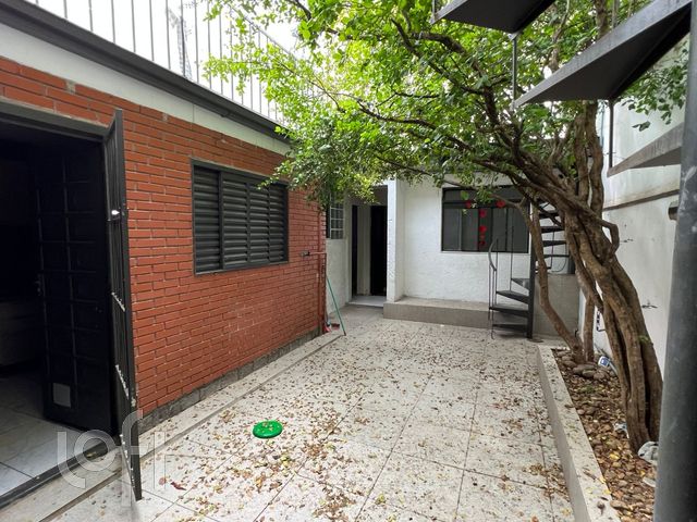 Casa com 201m², 3 dormitórios, 2 vagas, Rio Branco em Porto Alegre