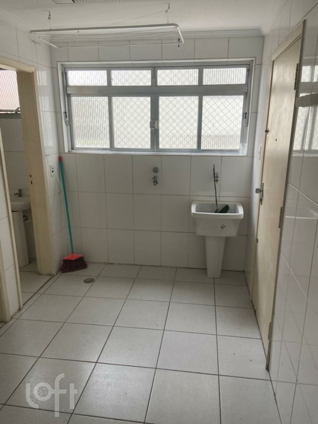 Apartamento à venda com 3 quartos, 167m² - Foto 2