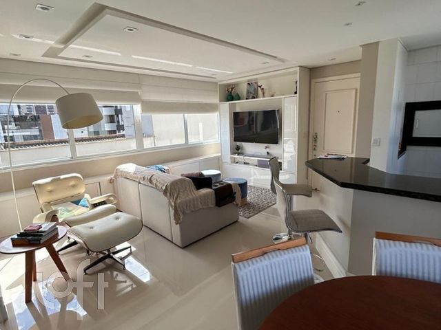 Apartamento com 70m², 2 dormitórios, 1 suíte, 2 vagas, Auxiliadora em Porto Alegre