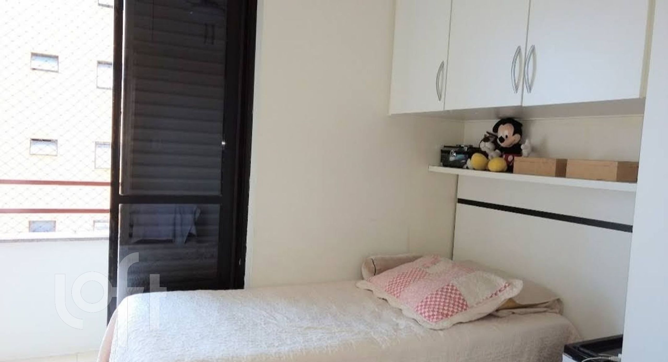 Apartamento à venda com 3 quartos, 87m² - Foto 2