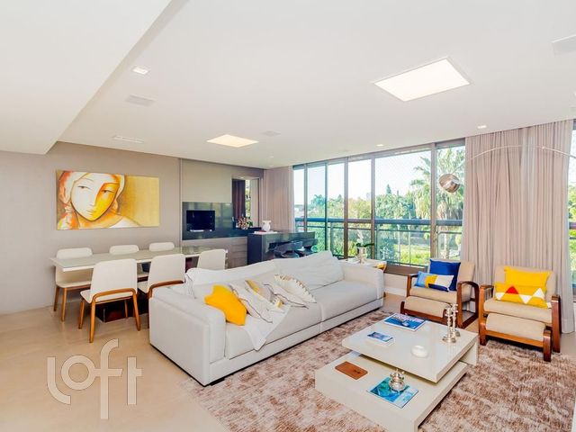 Apartamento com 130m², 3 dormitórios, 1 suíte, 2 vagas, Três Figueiras em Porto Alegre