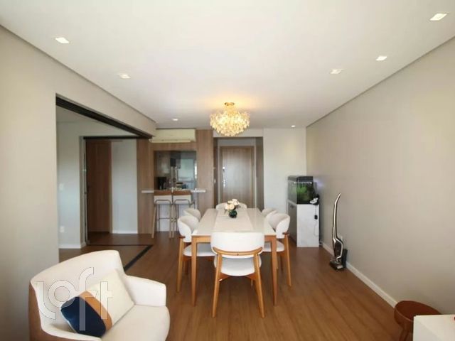 Apartamento com 97m², 3 dormitórios, 1 suíte, 2 vagas, Petrópolis em Porto Alegre