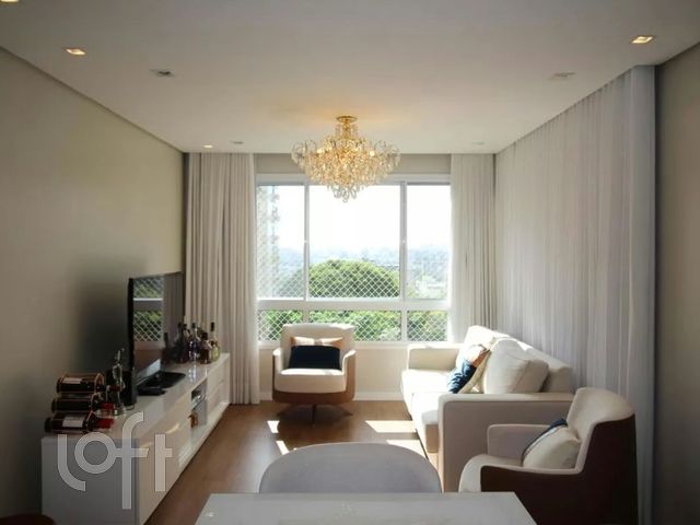 Apartamento com 97m², 3 dormitórios, 1 suíte, 2 vagas, Petrópolis em Porto Alegre