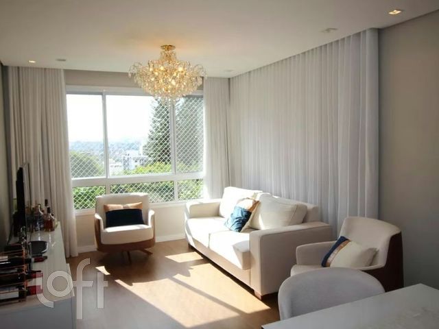 Apartamento com 97m², 3 dormitórios, 1 suíte, 2 vagas, Petrópolis em Porto Alegre