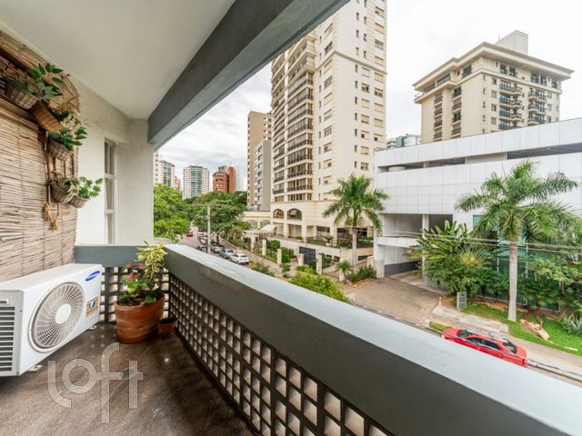 Apartamento com 136m², 3 dormitórios, 1 suíte, 1 vaga, Três Figueiras em Porto Alegre