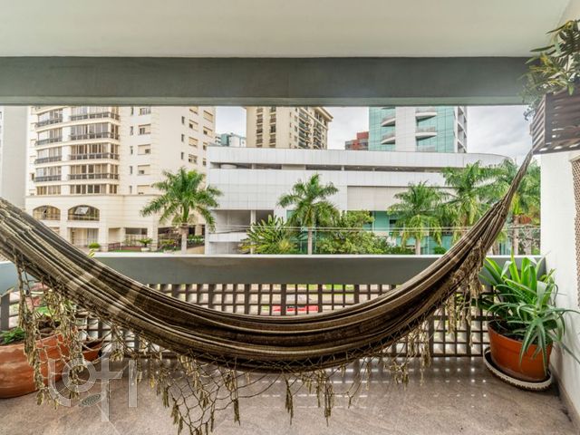 Apartamento com 136m², 3 dormitórios, 1 suíte, 1 vaga, Três Figueiras em Porto Alegre