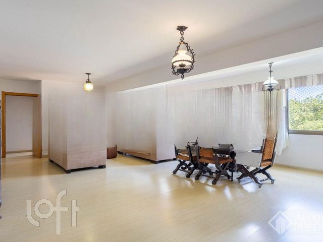 Apartamento com 117m², 3 dormitórios, 1 suíte, 2 vagas, Higienópolis em Porto Alegre