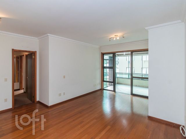 Apartamento com 110m², 3 dormitórios, 1 suíte, 2 vagas, Menino Deus em Porto Alegre