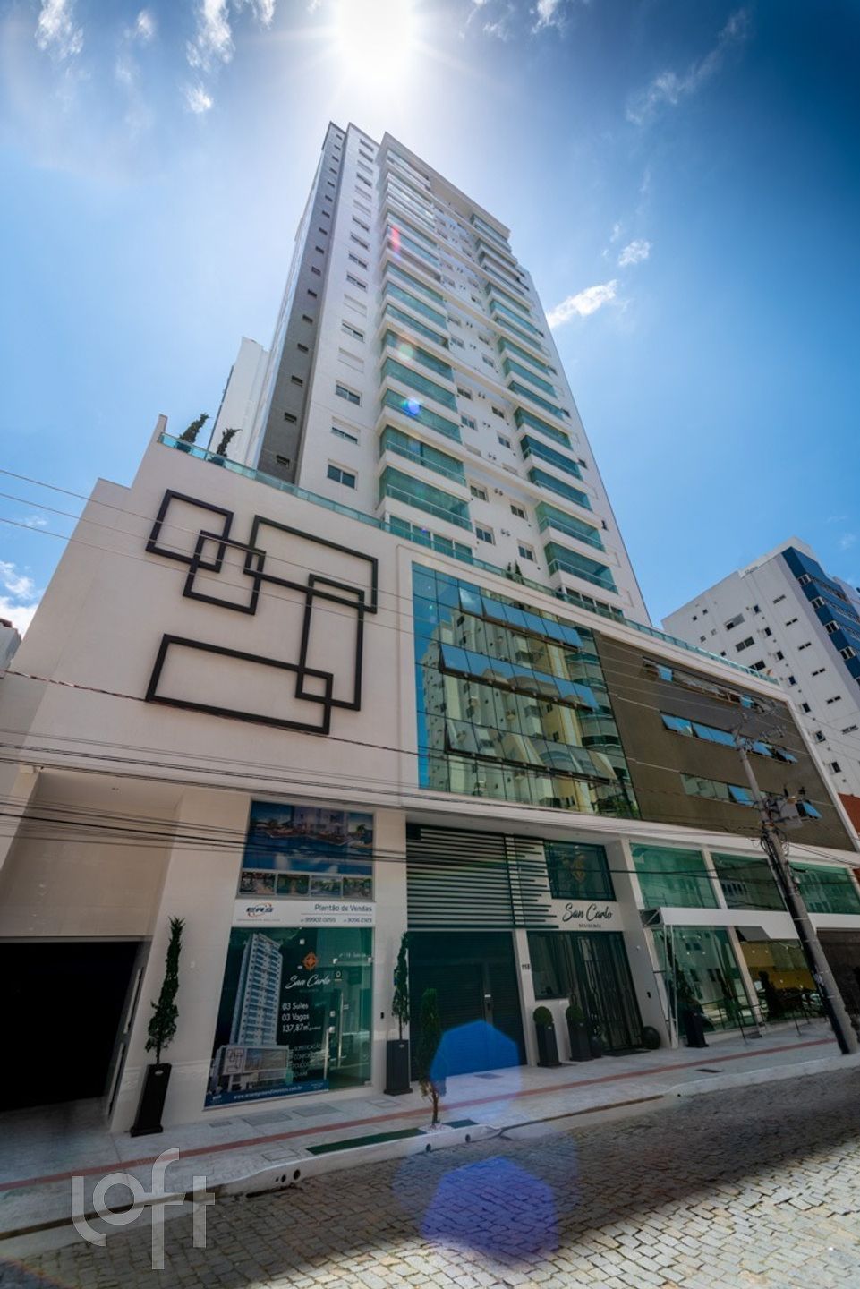 Apartamentos com 137m², 3 quartos, 3 suítes, 3 garagens, no bairro Centro em Balneário Camboriú