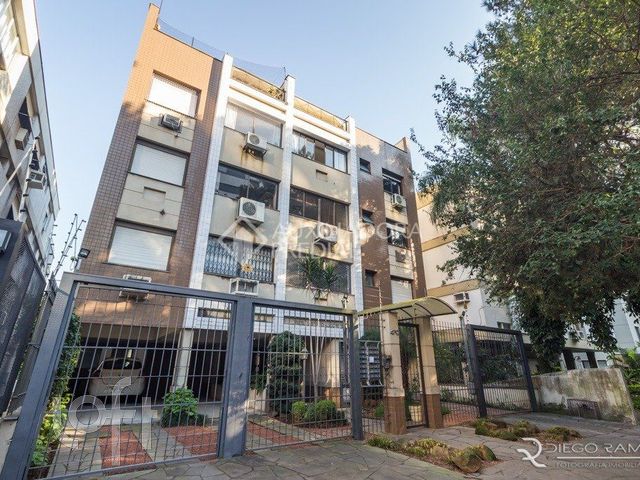 Apartamento com 140m², 2 dormitórios, 1 suíte, 2 vagas, Petrópolis em Porto Alegre