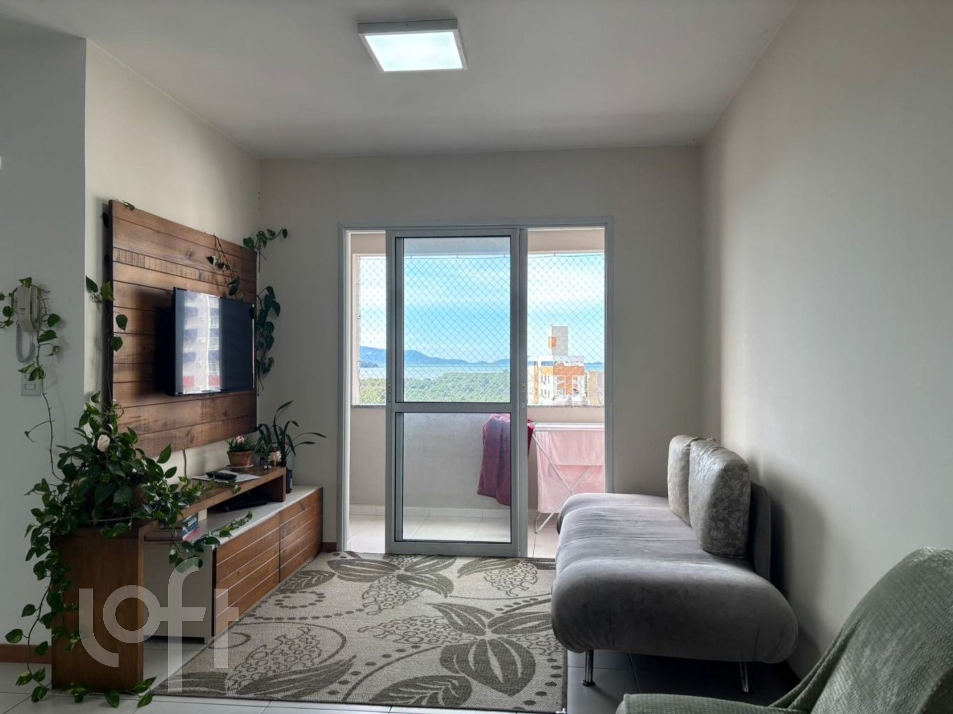 Apartamento à venda em Centro com 74 m², 2 quartos