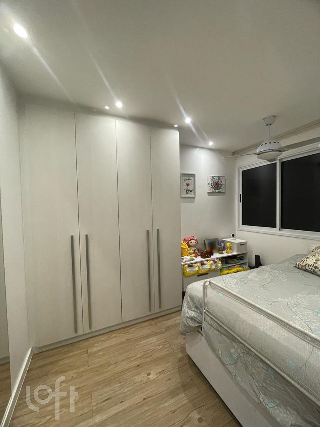 Apartamento à venda com 3 quartos, 226m² - Foto 2