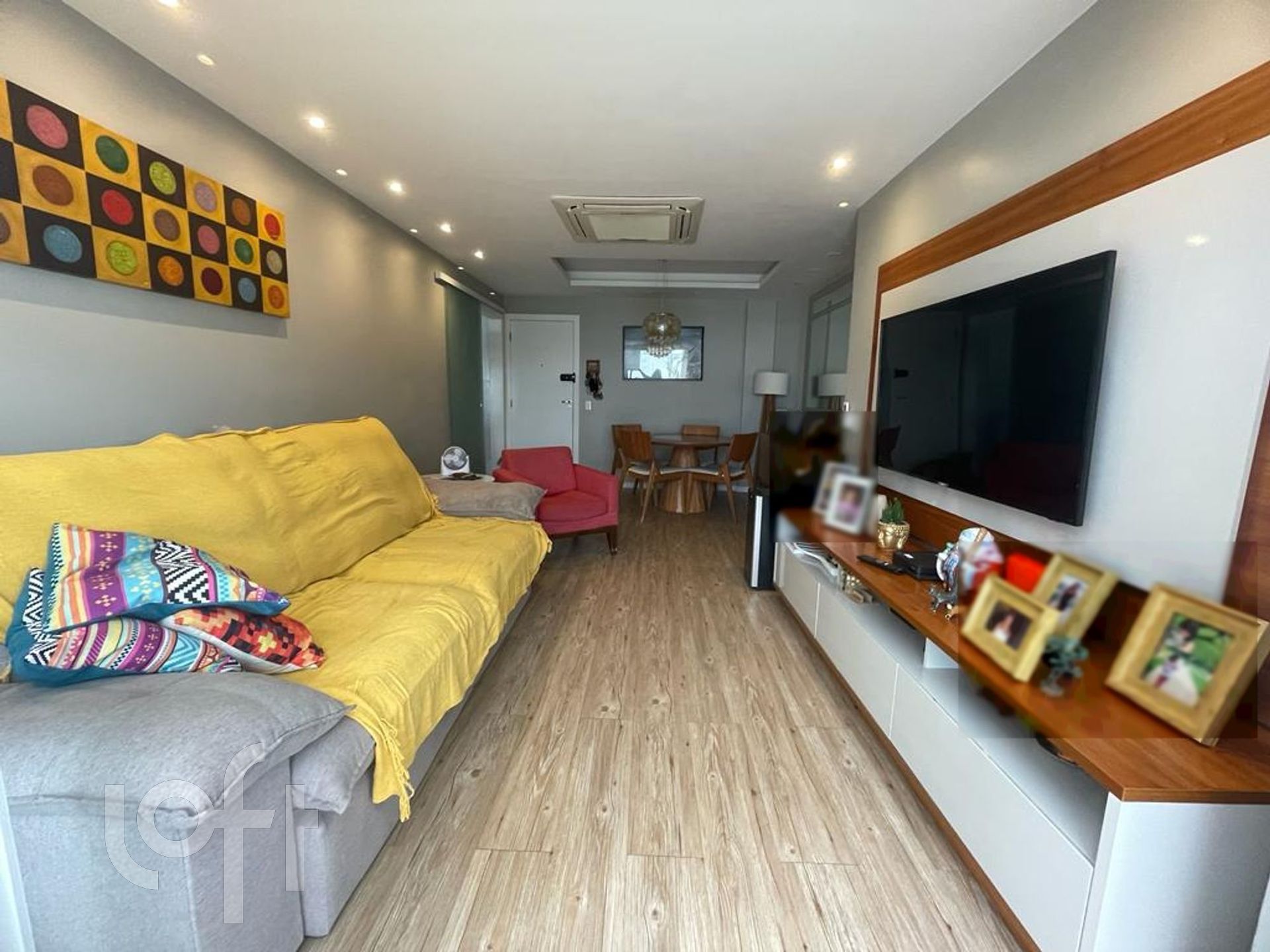 Apartamento à venda com 3 quartos, 226m² - Foto 1