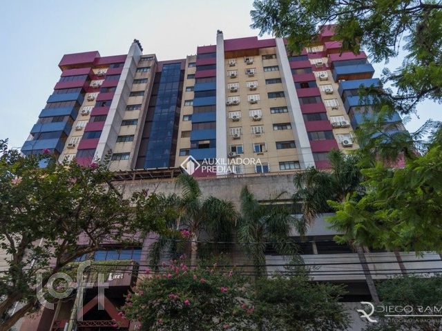 Apartamento com 220m², 3 dormitórios, 1 suíte, 2 vagas, Menino Deus em Porto Alegre