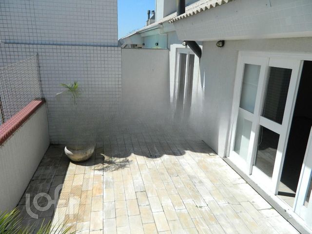 Apartamento com 220m², 3 dormitórios, 1 suíte, 2 vagas, Menino Deus em Porto Alegre