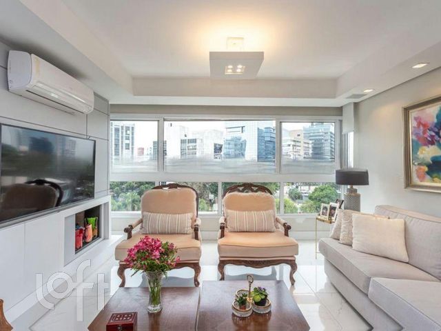 Apartamento com 103m², 3 dormitórios, 1 suíte, 2 vagas, Petrópolis em Porto Alegre