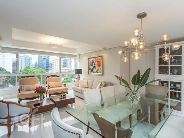 Apartamento com 103m², 3 dormitórios, 1 suíte, 2 vagas, Petrópolis em Porto Alegre