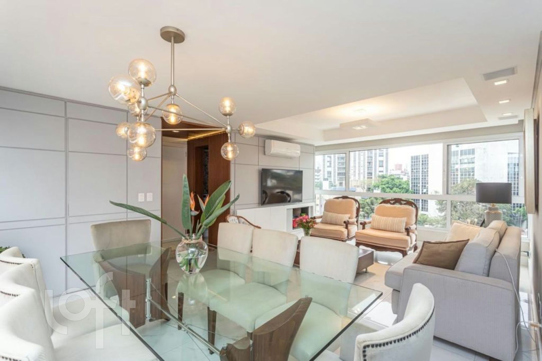 Apartamento com 103m², 3 dormitórios, 1 suíte, 2 vagas, Petrópolis em Porto Alegre