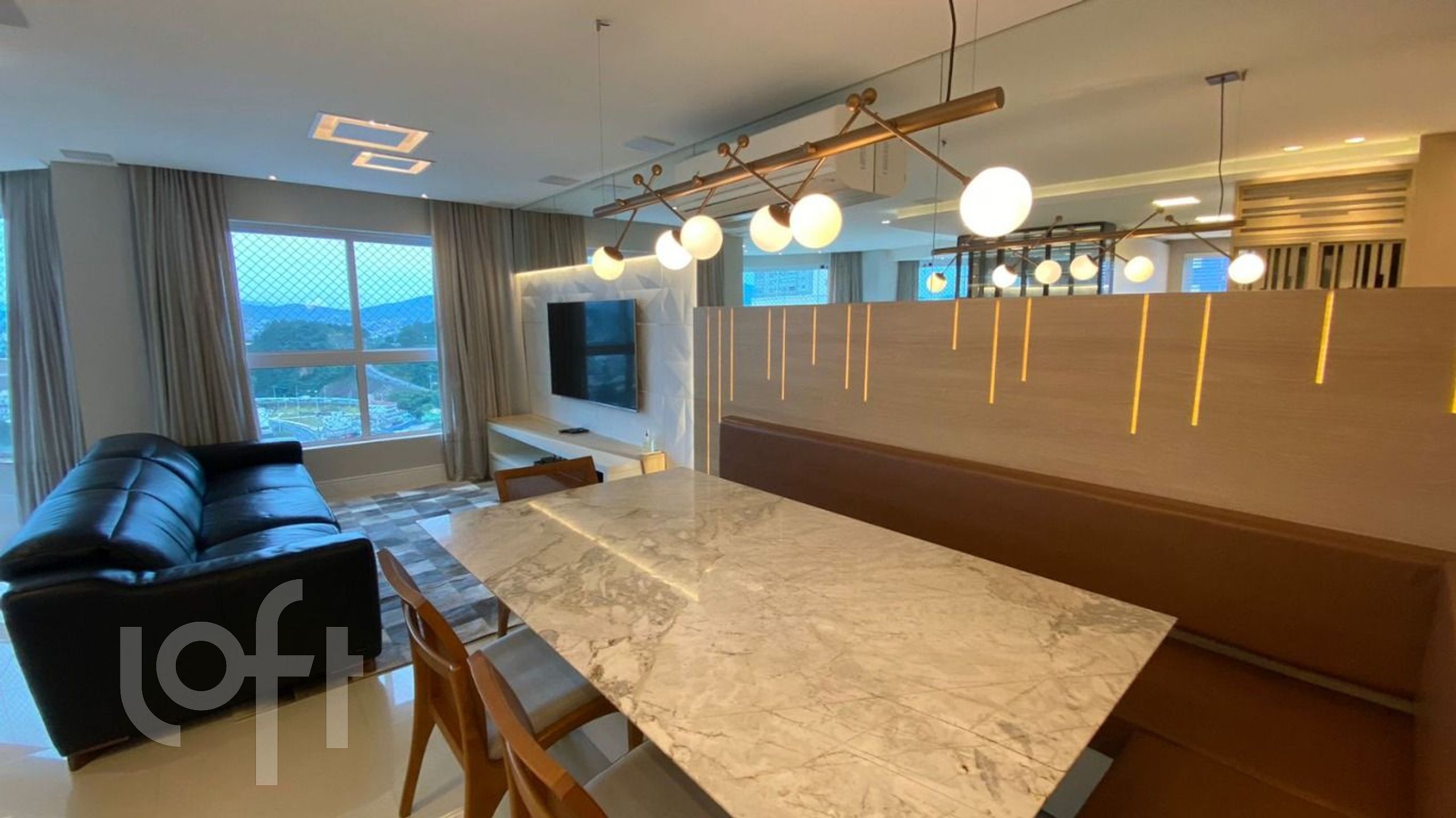 Apartamentos com 136m², 3 quartos, 3 suítes, 3 garagens, no bairro Centro em Balneário Camboriú