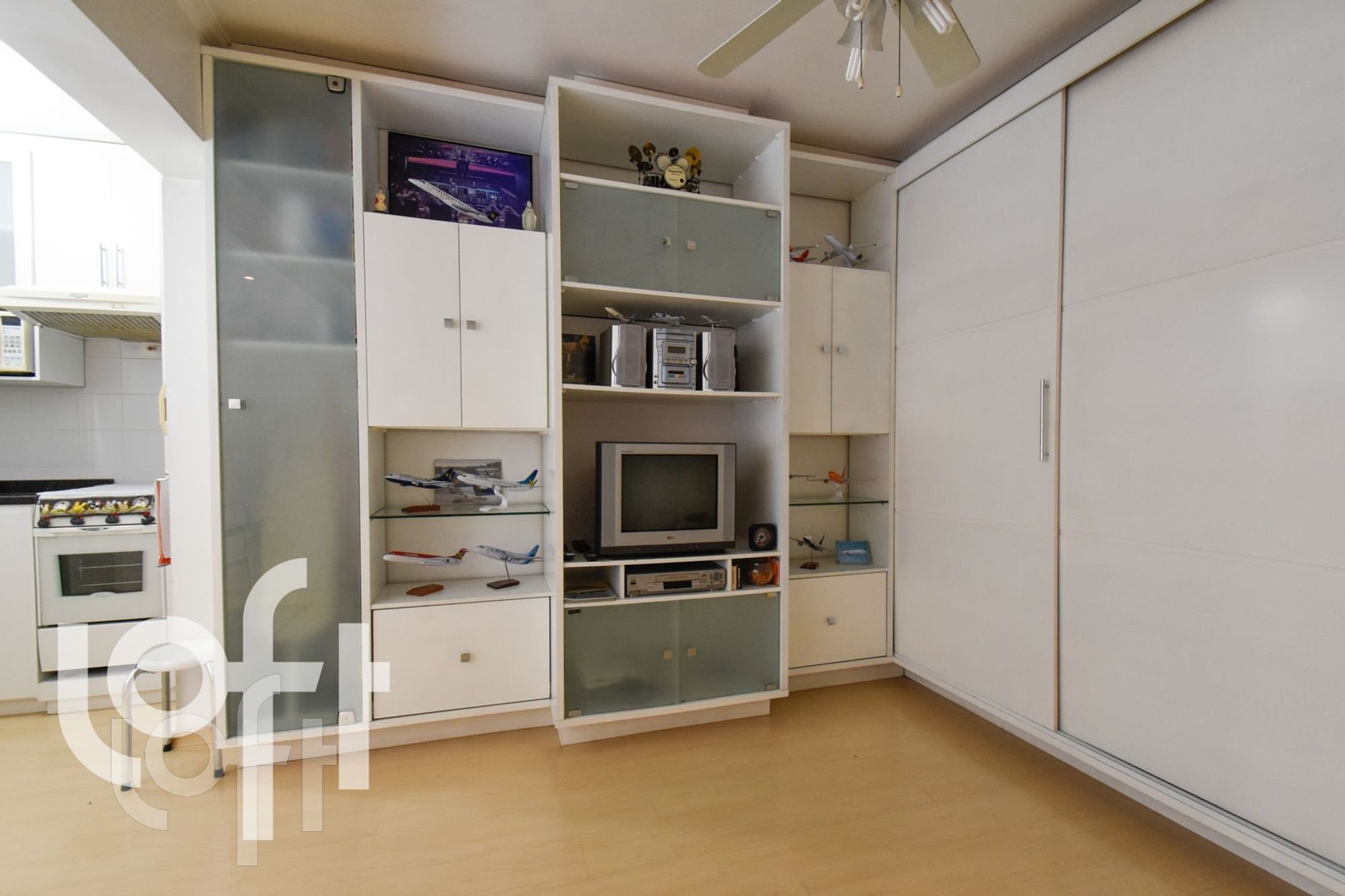 Apartamento à venda com 1 quarto, 35m² - Foto 15