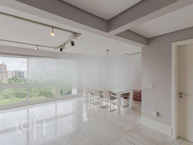 Apartamento com 153m², 3 dormitórios, 3 suítes, 2 vagas, Petrópolis em Porto Alegre