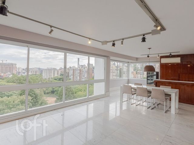 Apartamento com 153m², 3 dormitórios, 3 suítes, 2 vagas, Petrópolis em Porto Alegre