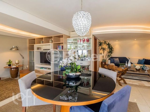 Apartamento com 206m², 4 dormitórios, 3 suítes, 3 vagas, Menino Deus em Porto Alegre