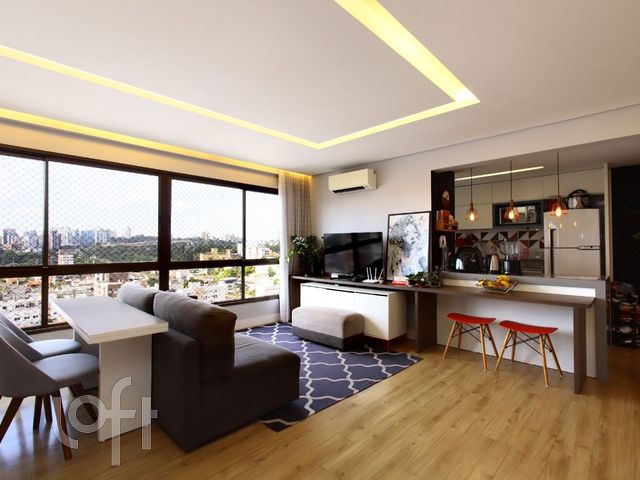 Apartamento com 85m², 2 dormitórios, 1 suíte, 2 vagas, Jardim Botânico em Porto Alegre