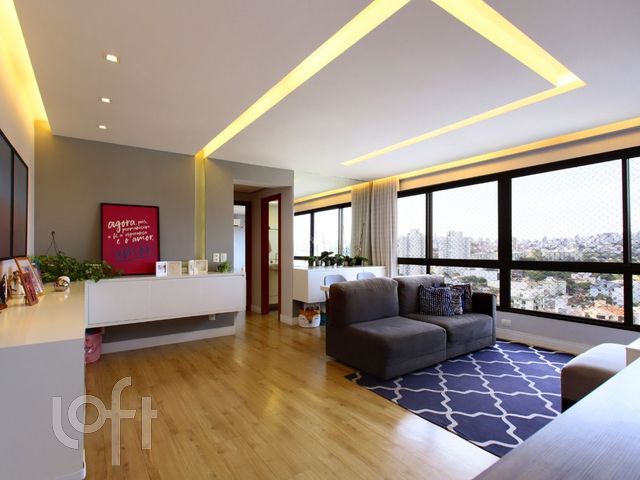 Apartamento com 85m², 2 dormitórios, 1 suíte, 2 vagas, Jardim Botânico em Porto Alegre