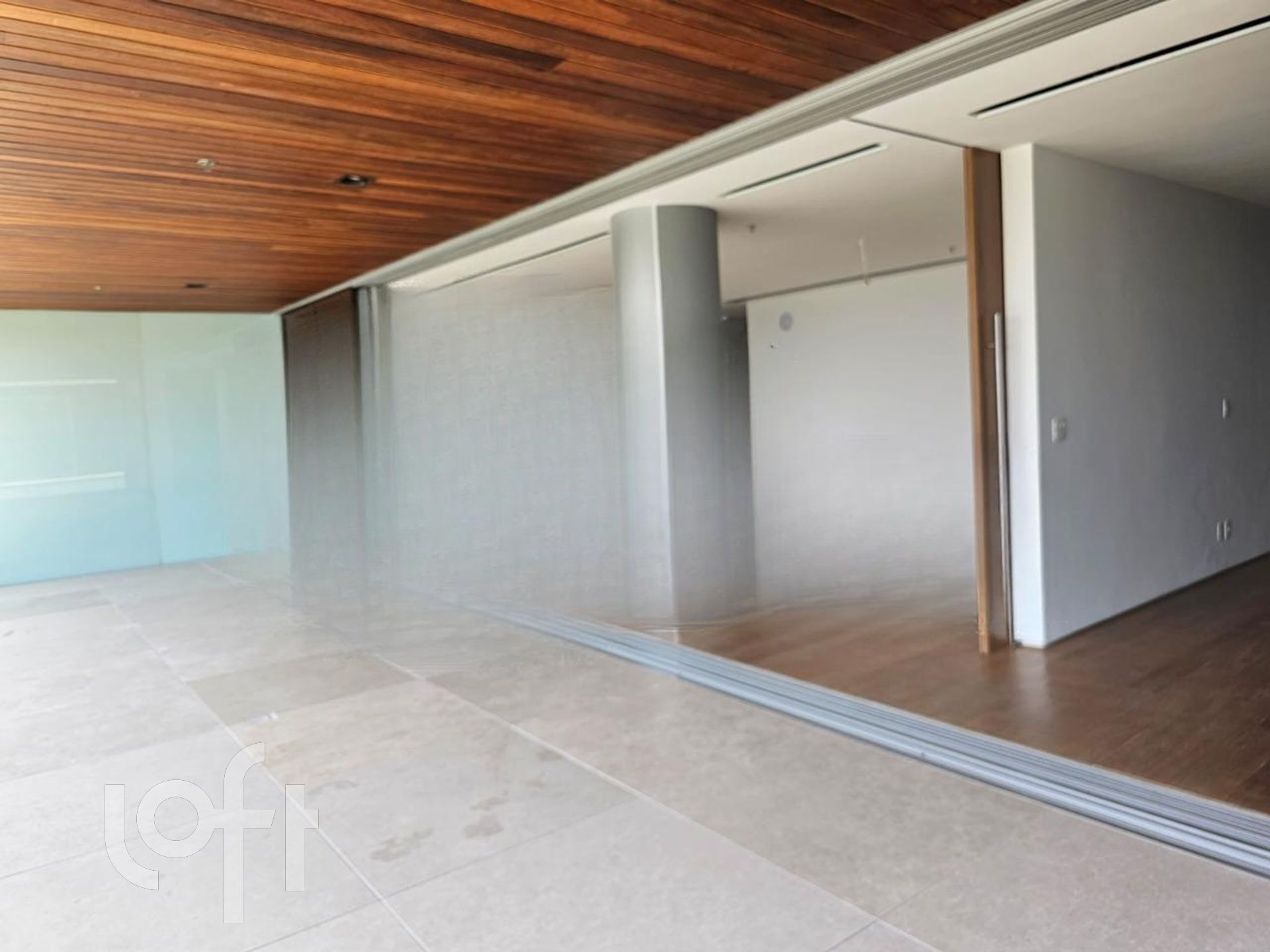 Apartamento à venda com 1 quarto, 131m² - Foto 19