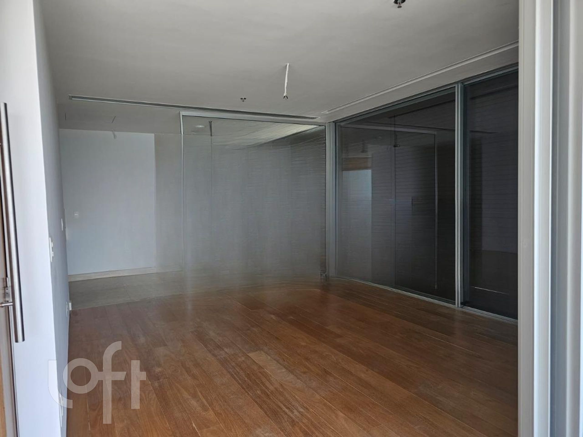 Apartamento à venda com 1 quarto, 131m² - Foto 14