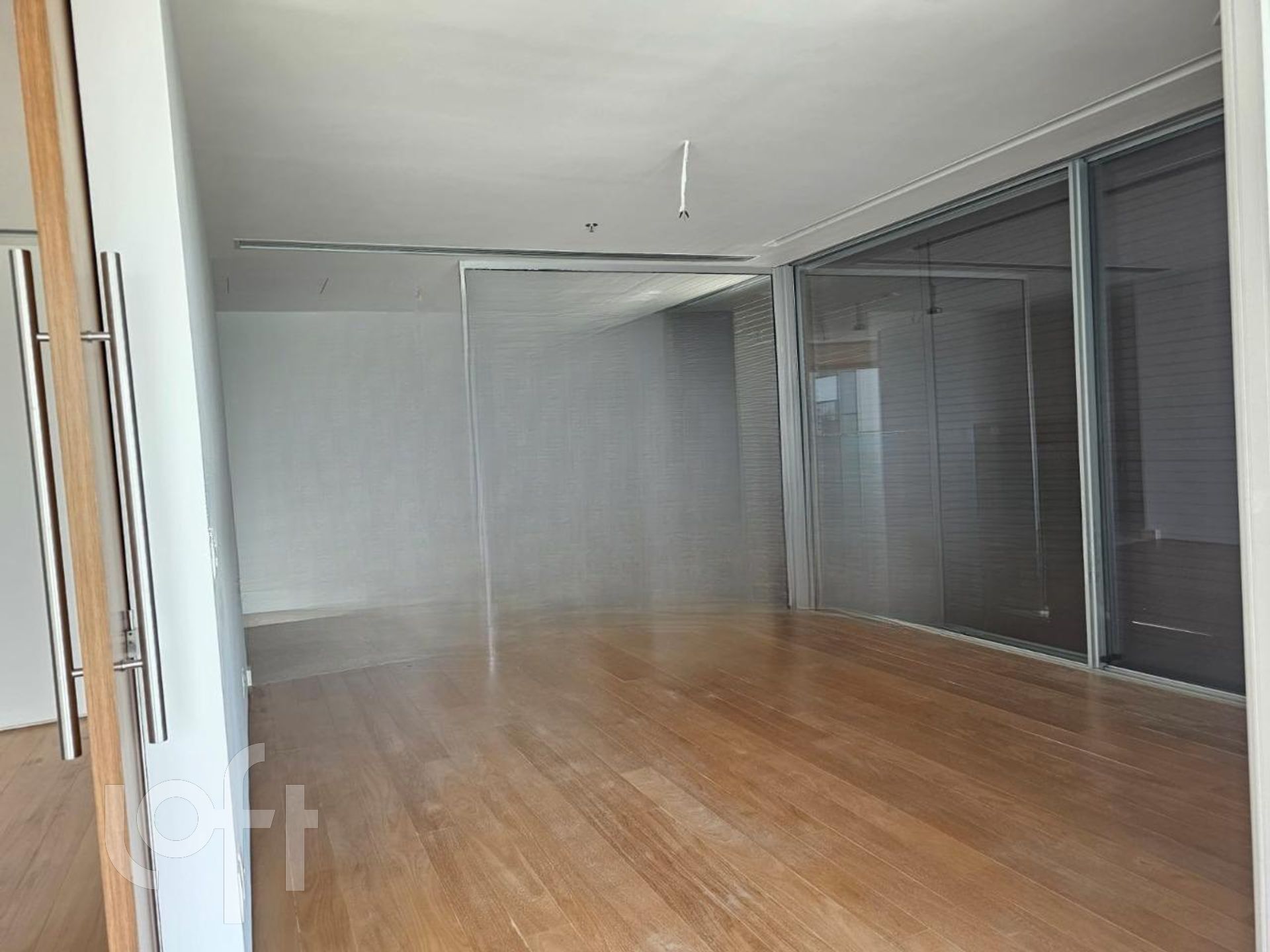 Apartamento à venda com 1 quarto, 131m² - Foto 13