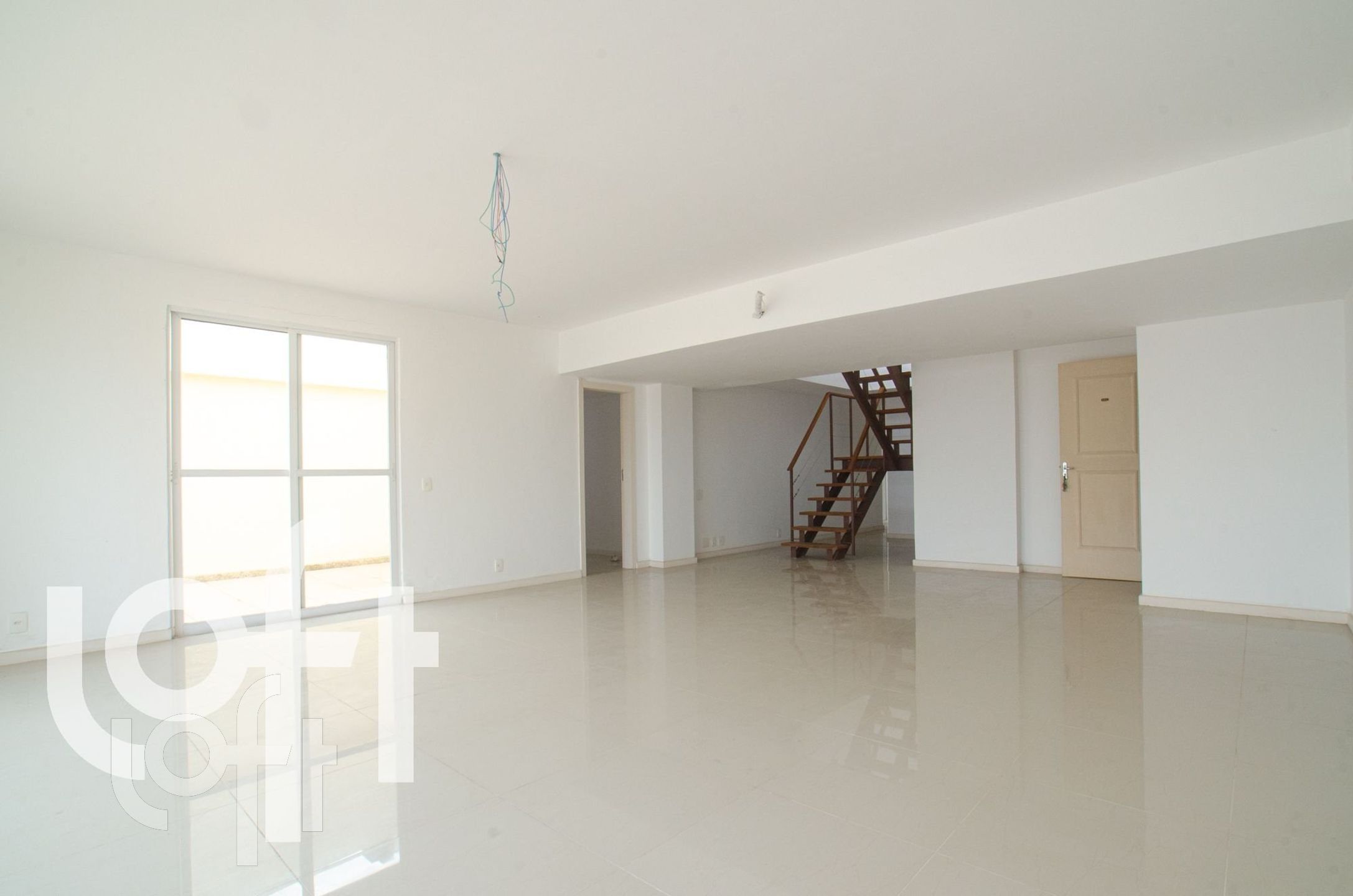 Apartamento à venda com 4 quartos, 148m² - Foto 1