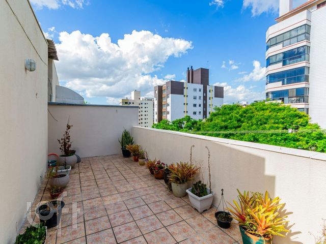 Apartamento com 201m², 4 dormitórios, 1 suíte, 2 vagas, Higienópolis em Porto Alegre