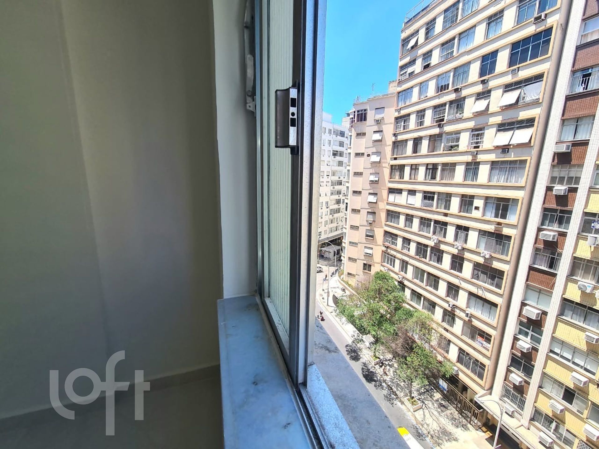 Apartamento à venda com 1 quarto, 50m² - Foto 32