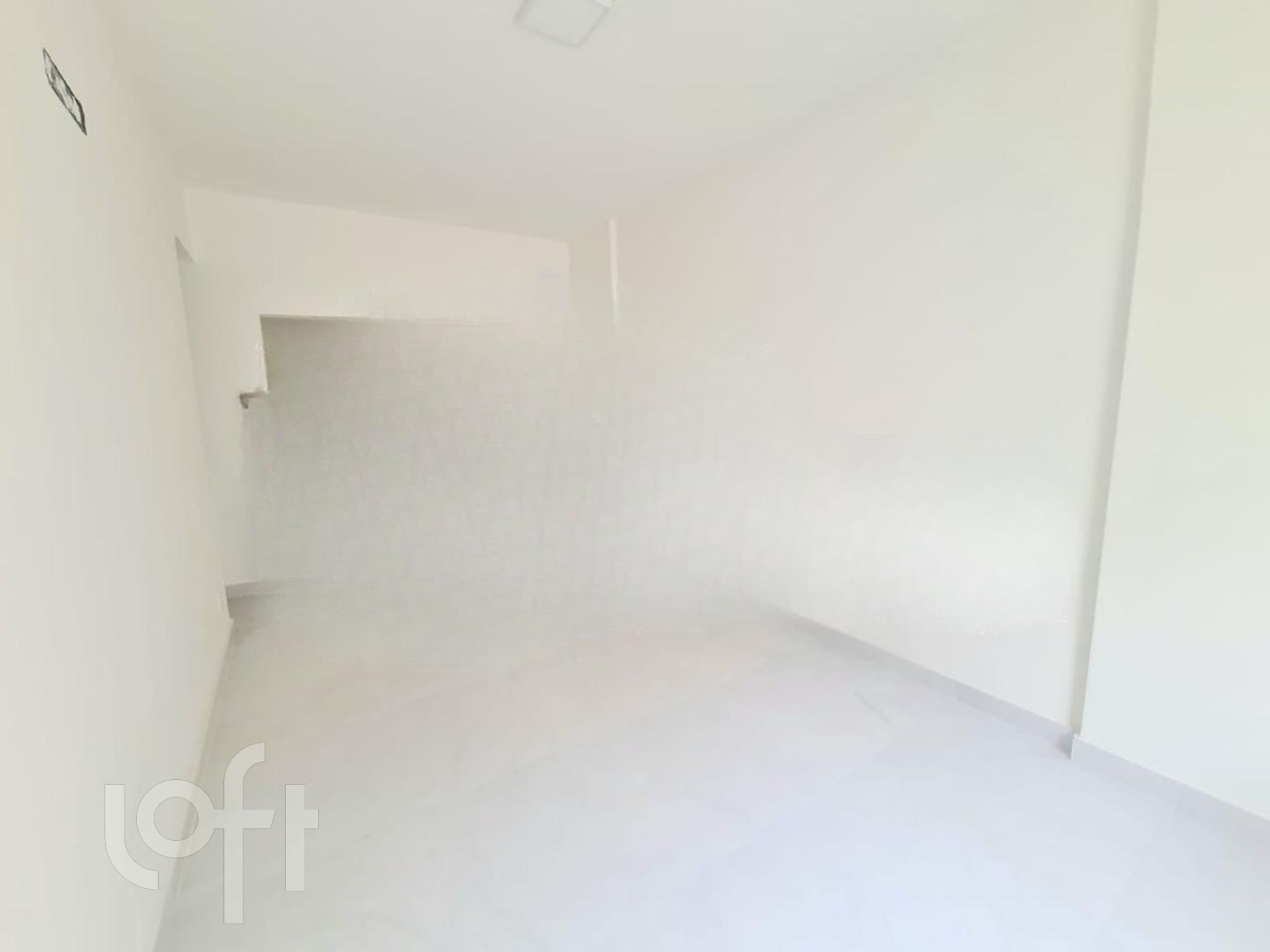 Apartamento à venda com 1 quarto, 50m² - Foto 2