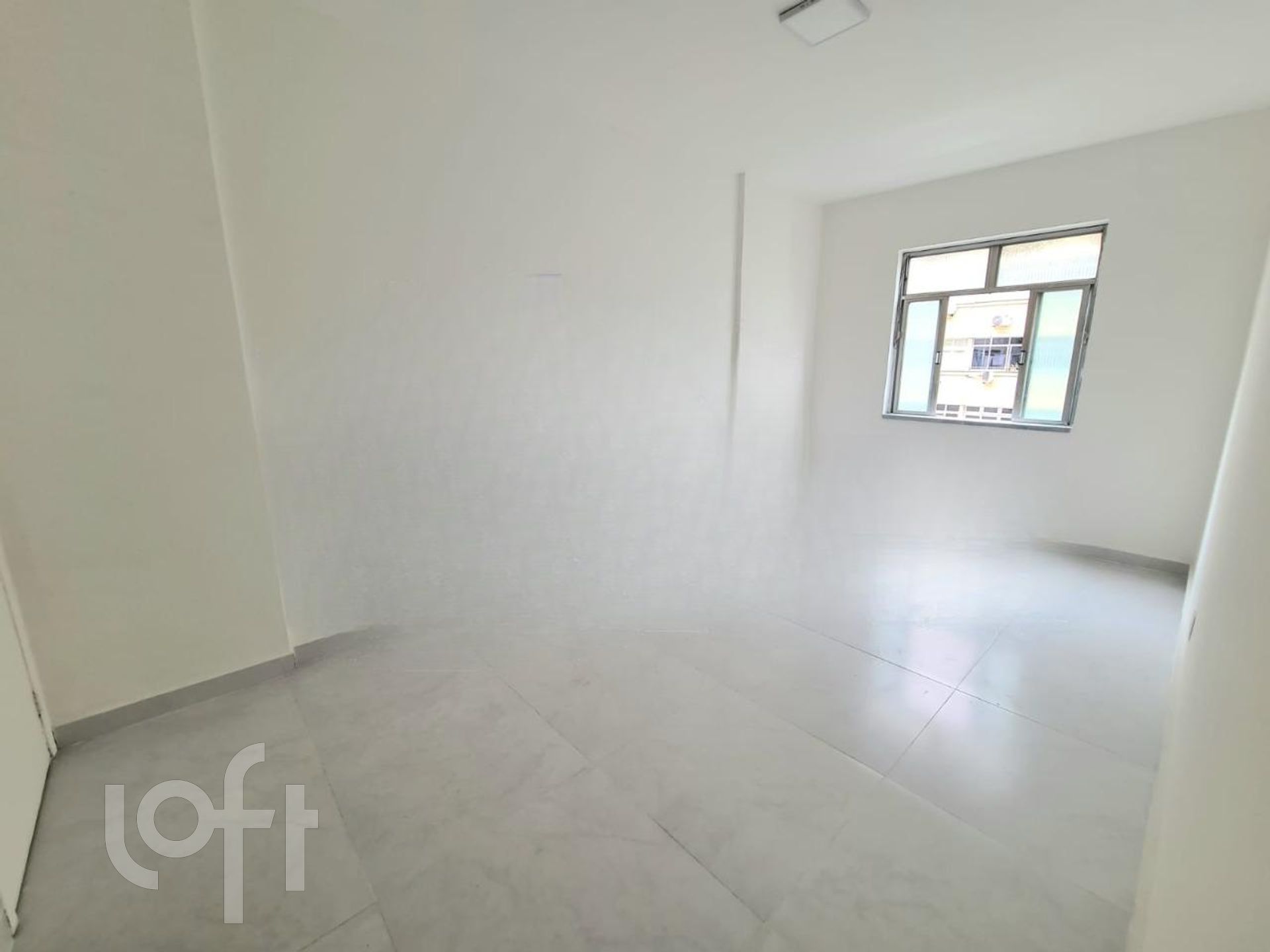 Apartamento à venda com 1 quarto, 50m² - Foto 6