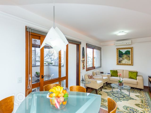 Apartamento com 72m², 2 dormitórios, 2 suítes, 2 vagas, Bela Vista em Porto Alegre