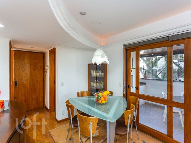 Apartamento com 72m², 2 dormitórios, 2 suítes, 2 vagas, Bela Vista em Porto Alegre