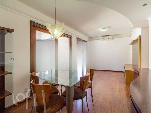 Apartamento com 72m², 2 dormitórios, 2 suítes, 2 vagas, Bela Vista em Porto Alegre