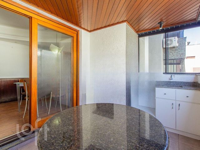 Apartamento com 72m², 2 dormitórios, 2 suítes, 2 vagas, Bela Vista em Porto Alegre