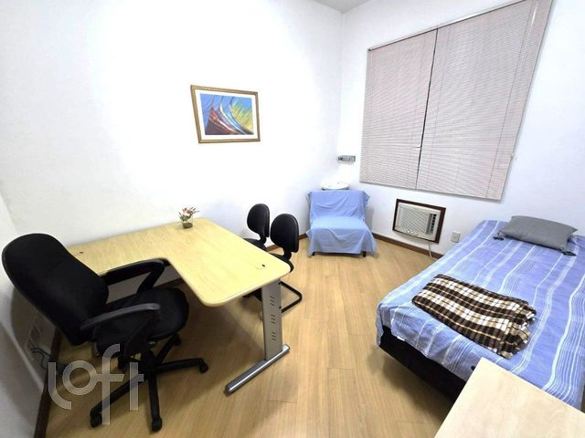 Casa com 148m², 3 dormitórios, 4 vagas, Menino Deus em Porto Alegre