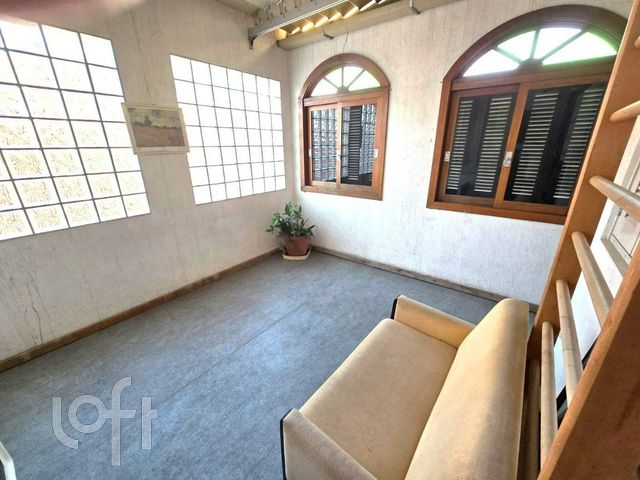 Casa com 148m², 3 dormitórios, 4 vagas, Menino Deus em Porto Alegre