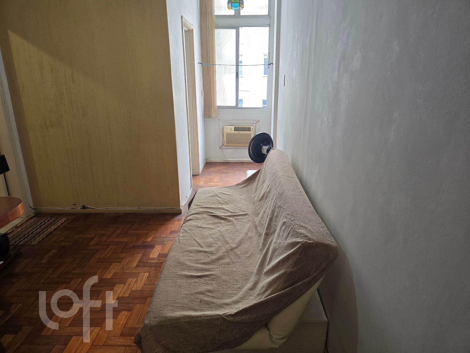 Venda de Apartamento com 1 quarto(s), por R$ 420 mil, no condomínio Edifício Commander em Copacabana.