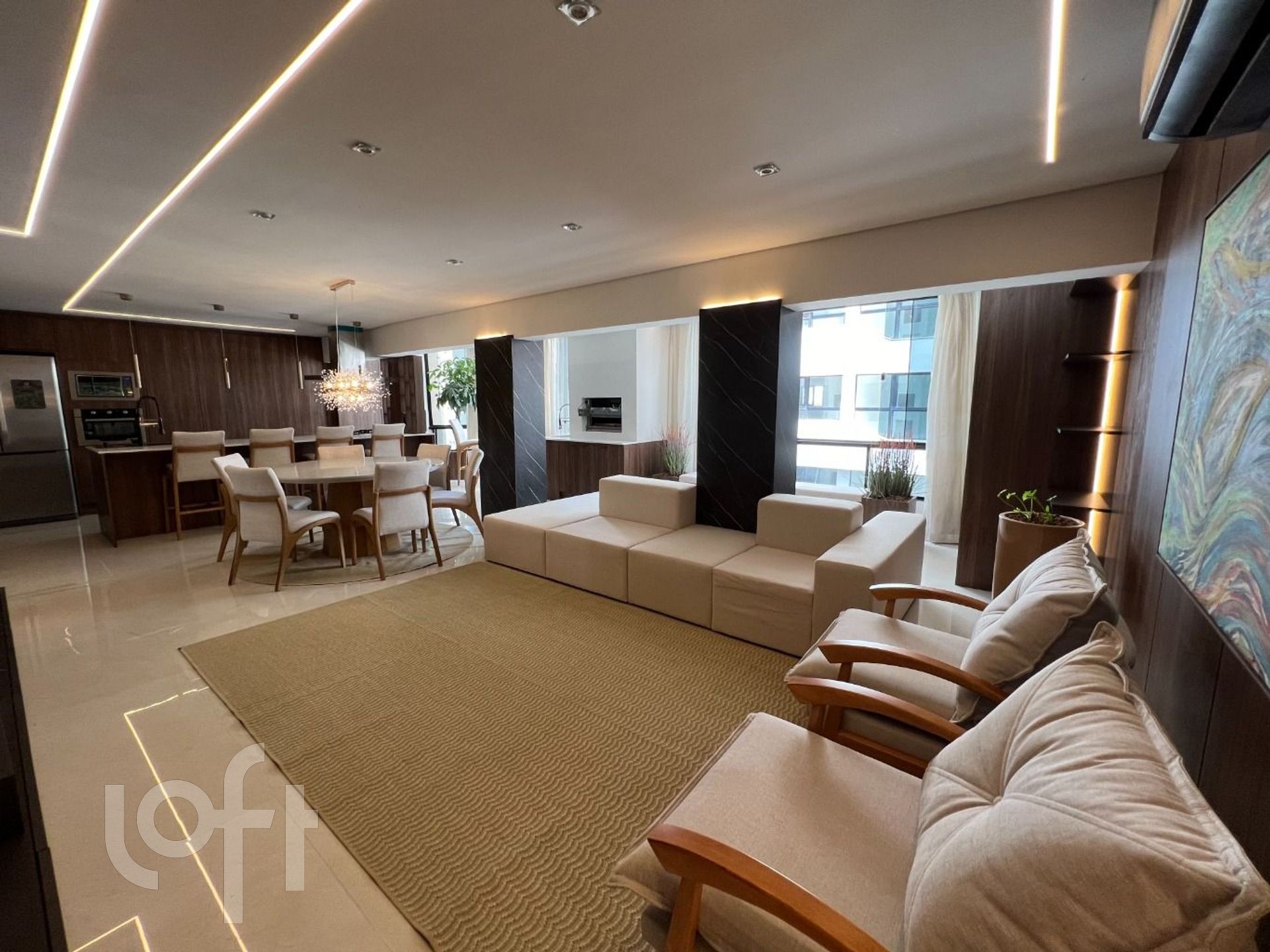 Apartamento à venda em Barra Sul com 157 m², 3 quartos, 2 suítes, 2 vagas