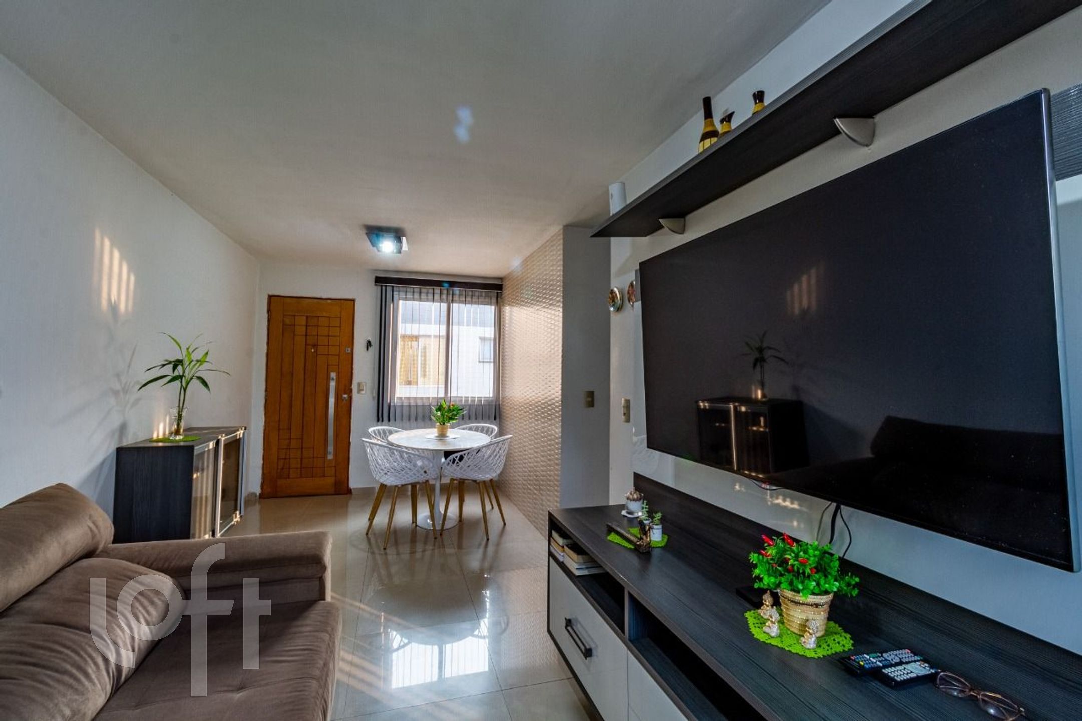 Apartamento à venda com 2 quartos, 64m² - Foto 2