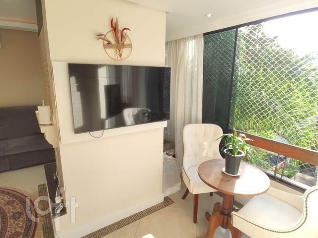 Apartamento com 89m², 3 dormitórios, 1 suíte, 1 vaga, Petrópolis em Porto Alegre