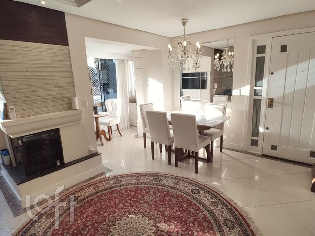 Apartamento com 89m², 3 dormitórios, 1 suíte, 1 vaga, Petrópolis em Porto Alegre