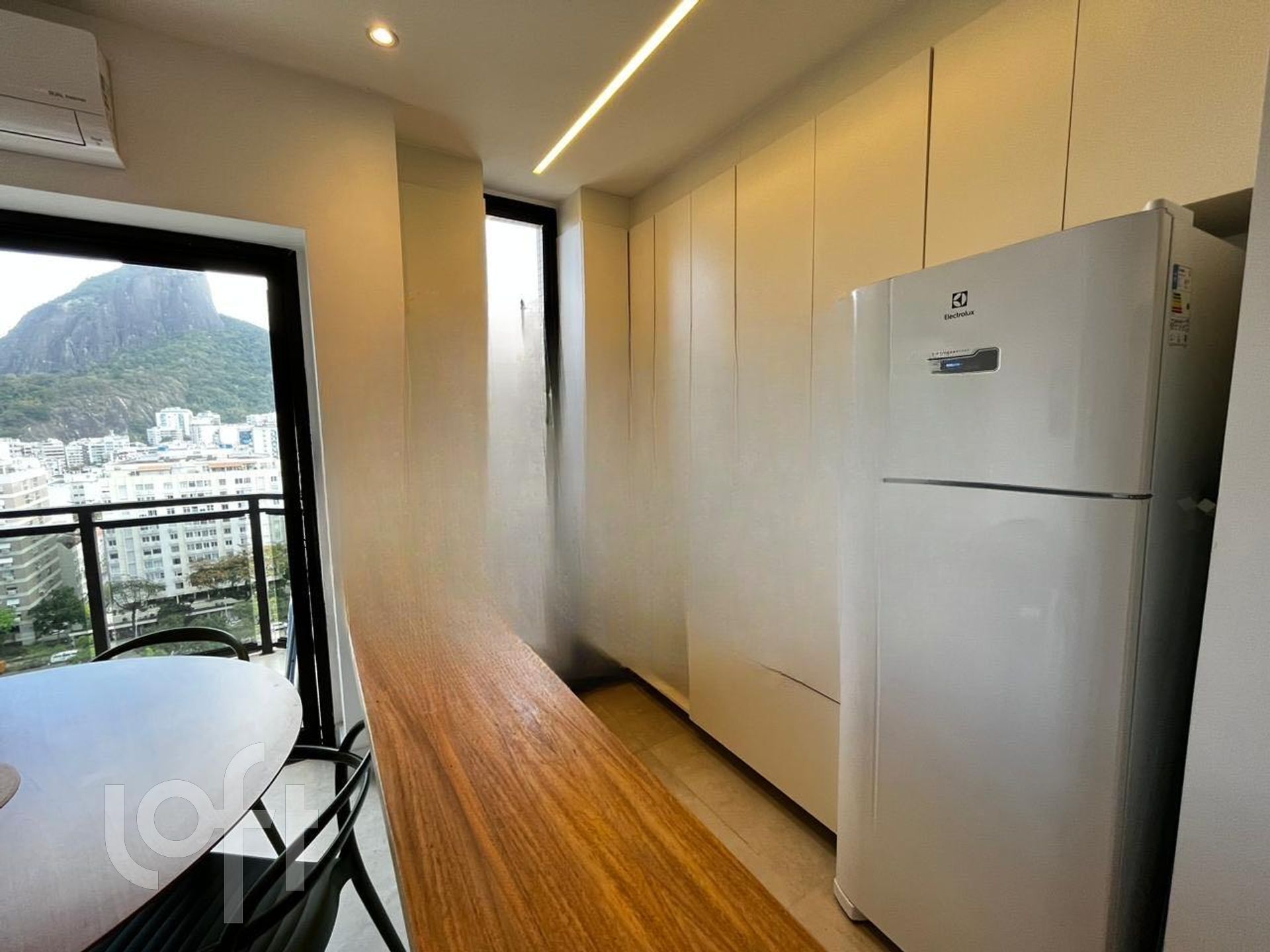 Apartamento à venda com 1 quarto, 62m² - Foto 16